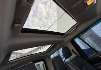 Подержанный автомобиль Land Rover Discovery 2011 года (13 фото)