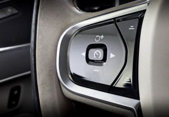 Подержанный автомобиль Volvo XC90 2020 года (29 фото)