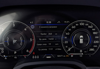 Подержанный автомобиль Volkswagen Touareg 2018 года (16 фото)