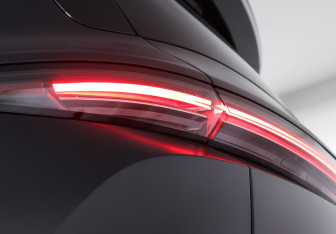 Подержанный автомобиль LiXiang L9 2023 года (31 фото)