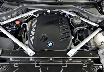 Подержанный автомобиль BMW X5 2024 года (9 фото)