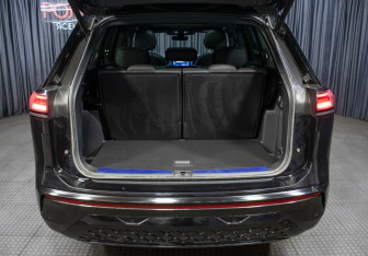 Подержанный автомобиль Volkswagen Teramont 2025 года (9 фото)