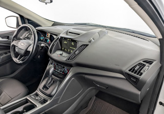 Подержанный автомобиль Ford Kuga 2018 года (11 фото)