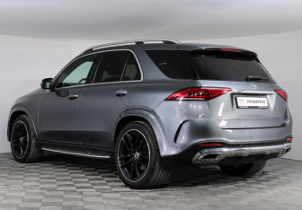 Подержанный автомобиль Mercedes-Benz GLE 2020 года (7 фото)