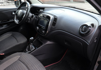 Подержанный автомобиль Renault Kaptur 2016 года (8 фото)