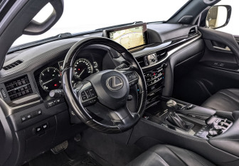 Подержанный автомобиль Lexus LX 2021 года (15 фото)