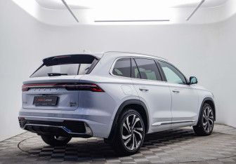 Подержанный автомобиль Geely Monjaro 2023 года (5 фото)