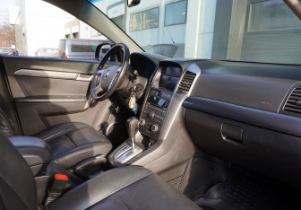 Подержанный автомобиль Chevrolet Captiva 2011 года (11 фото)