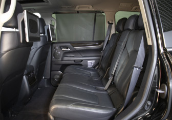 Подержанный автомобиль Lexus LX 2017 года (10 фото)