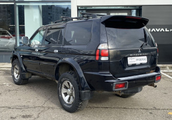 Подержанный автомобиль Mitsubishi Pajero Sport 2007 года (7 фото)