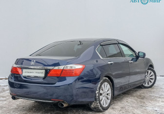 Подержанный автомобиль Honda Accord Sedan 2013 года (5 фото)