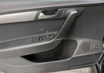 Подержанный автомобиль Volkswagen Passat Sedan 2012 года (11 фото)