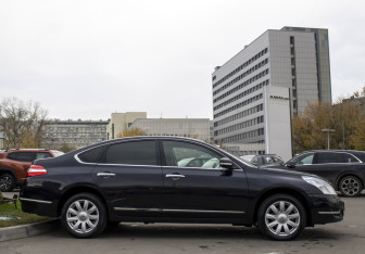 Подержанный автомобиль Nissan Teana 2010 года (4 фото)
