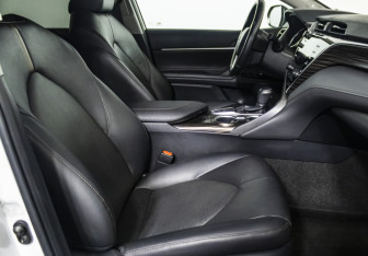 Подержанный автомобиль Toyota Camry Sedan 2018 года (10 фото)