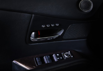 Подержанный автомобиль Lexus RX 2015 года (18 фото)