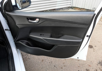 Подержанный автомобиль Hyundai Solaris Sedan 2020 года (23 фото)