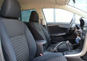 Подержанный автомобиль Toyota Corolla Sedan 2008 года (21 фото)