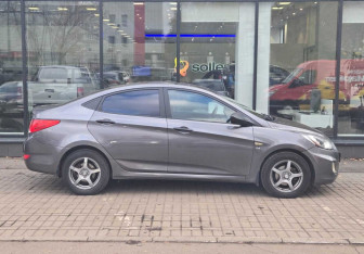 Подержанный автомобиль Hyundai Solaris Sedan 2013 года (4 фото)