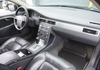 Подержанный автомобиль Volvo XC70 2008 года (11 фото)