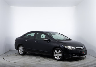 Подержанный автомобиль Honda Civic Sedan 2010 года (3 фото)