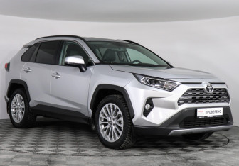 Подержанный автомобиль Toyota RAV4 2021 года (3 фото)