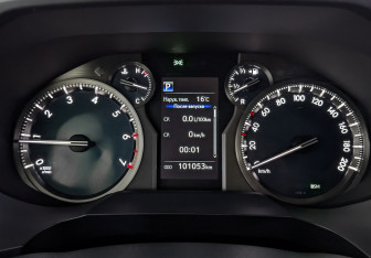 Подержанный автомобиль Toyota Land Cruiser Prado 2019 года (16 фото)