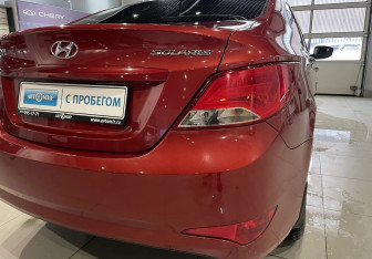 Подержанный автомобиль Hyundai Solaris Sedan 2015 года (8 фото)