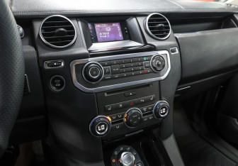Подержанный автомобиль Land Rover Discovery 2009 года (20 фото)