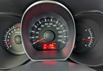 Подержанный автомобиль Kia Rio Sedan 2015 года (13 фото)