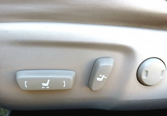 Подержанный автомобиль Toyota Camry Sedan 2012 года (22 фото)