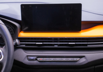 Подержанный автомобиль LIVAN X3Pro 2023 года (14 фото)