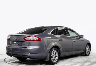 Подержанный автомобиль Ford Mondeo Liftback 2013 года (4 фото)
