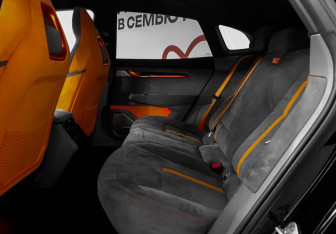 Подержанный автомобиль Zeekr 001 2024 года (10 фото)