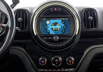 Подержанный автомобиль MINI Countryman 2018 года (17 фото)