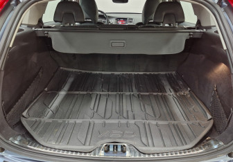 Подержанный автомобиль Volvo V60 Cross Country 2018 года (10 фото)