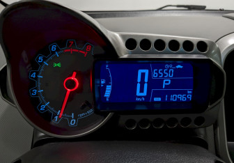 Подержанный автомобиль Chevrolet Aveo Sedan 2015 года (25 фото)