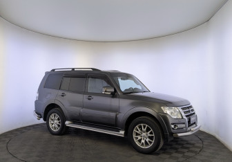 Подержанный автомобиль Mitsubishi Pajero 2017 года (3 фото)