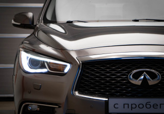 Подержанный автомобиль Infiniti QX60 2018 года (37 фото)
