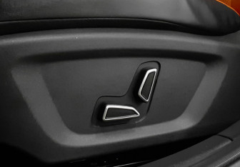 Подержанный автомобиль Changan UNI-V 2023 года (19 фото)