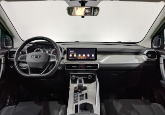 Подержанный автомобиль Geely Coolray 2021 года (14 фото)