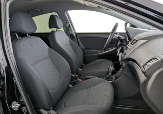 Подержанный автомобиль Hyundai Solaris Sedan 2015 года (21 фото)