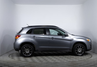 Подержанный автомобиль Mitsubishi ASX 2012 года (4 фото)