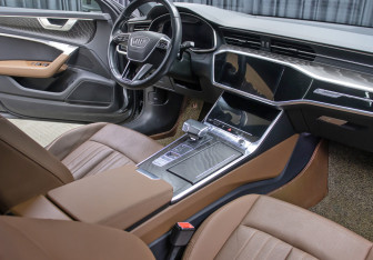 Подержанный автомобиль Audi A6 Sedan 2020 года (11 фото)