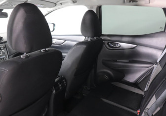 Подержанный автомобиль Nissan Qashqai 2021 года (12 фото)
