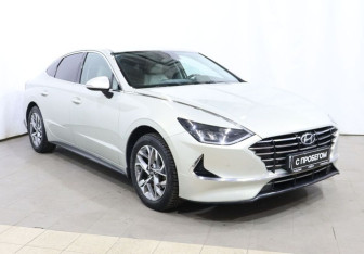 Подержанный автомобиль Hyundai Sonata 2019 года (3 фото)