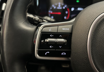 Подержанный автомобиль Kia Sorento 2022 года (13 фото)