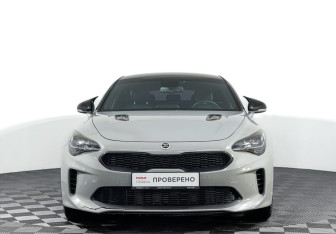 Подержанный автомобиль Kia Stinger 2018 года (2 фото)