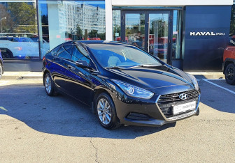 Подержанный автомобиль Hyundai i40 Sedan 2015 года (3 фото)