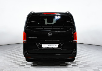 Подержанный автомобиль Mercedes-Benz Vito 2016 года (6 фото)