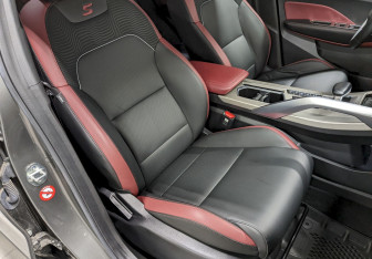 Подержанный автомобиль Geely Coolray 2023 года (19 фото)